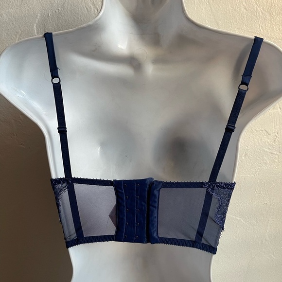 Victoria’s Secret navy blue laced bra 32C - Picture 4 of 7